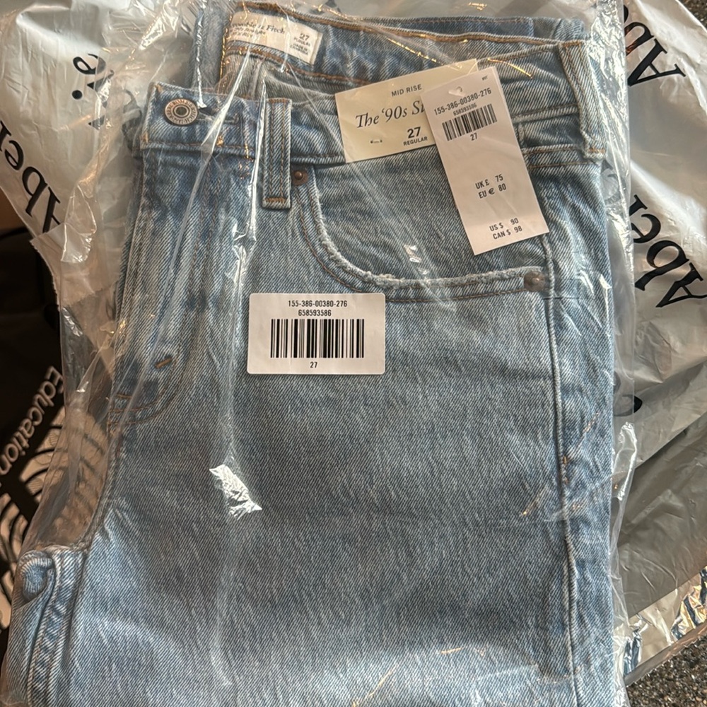 Abercrombie Mid Rise 90s Straight Jeans